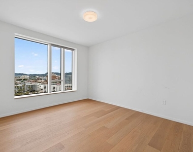 889 Francisco Street - Photo Thumbnail 15