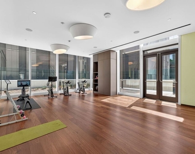 889 Francisco Street - Photo Thumbnail 22