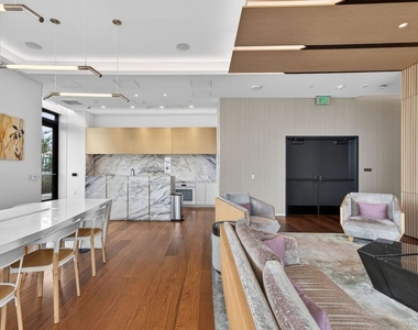 889 Francisco Street - Photo Thumbnail 29