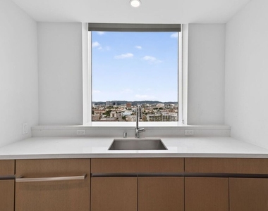 889 Francisco Street - Photo Thumbnail 7