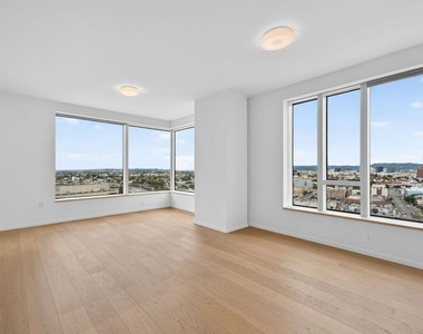 889 Francisco Street - Photo Thumbnail 2