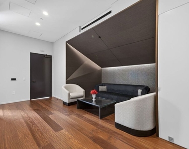 889 Francisco Street - Photo Thumbnail 31