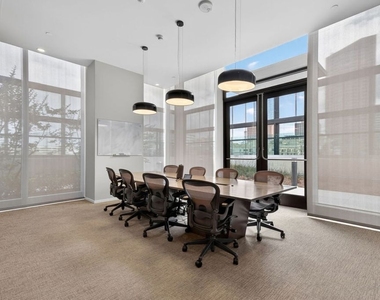 889 Francisco Street - Photo Thumbnail 32