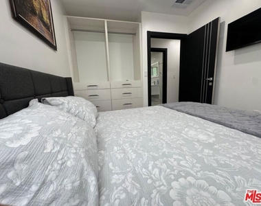 13551 Hart Street - Photo Thumbnail 53