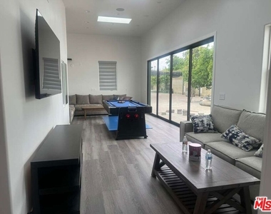 13551 Hart Street - Photo Thumbnail 43