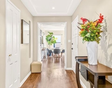 9928 Robbins Drive - Photo Thumbnail 13