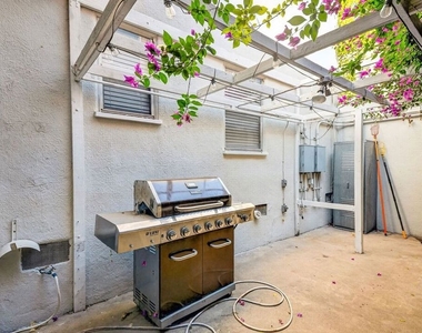 9928 Robbins Drive - Photo Thumbnail 45