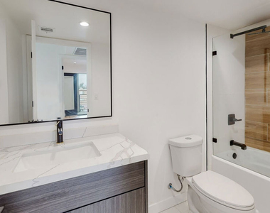 6811 Gloria Avenue - Photo Thumbnail 18