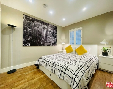10 27th Avenue - Photo Thumbnail 9