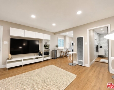 10 27th Avenue - Photo Thumbnail 7