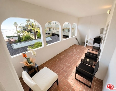 10 27th Avenue - Photo Thumbnail 11