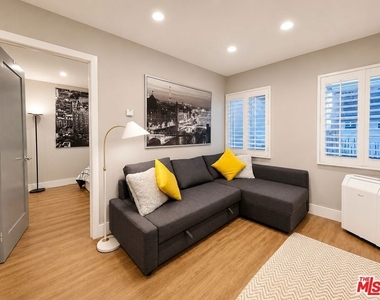 10 27th Avenue - Photo Thumbnail 8