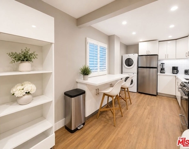 10 27th Avenue - Photo Thumbnail 1