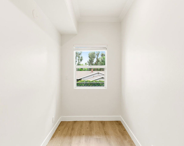 23114 Mariano Street - Photo Thumbnail 45