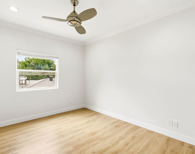 23114 Mariano Street - Photo Thumbnail 42