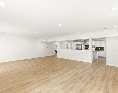 23114 Mariano Street - Photo Thumbnail 22