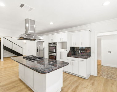 23114 Mariano Street - Photo Thumbnail 13