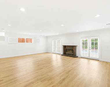 23114 Mariano Street - Photo Thumbnail 20