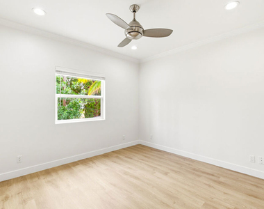 23114 Mariano Street - Photo Thumbnail 47