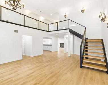 23114 Mariano Street - Photo Thumbnail 8