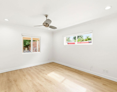 23114 Mariano Street - Photo Thumbnail 24