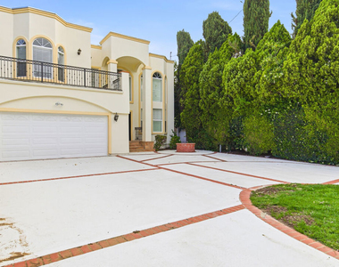 23114 Mariano Street - Photo Thumbnail 5
