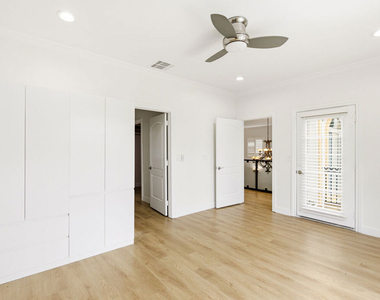 23114 Mariano Street - Photo Thumbnail 32