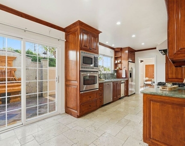 5356 Waldo Place - Photo Thumbnail 17