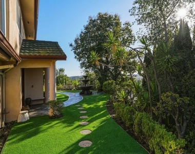 5356 Waldo Place - Photo Thumbnail 3