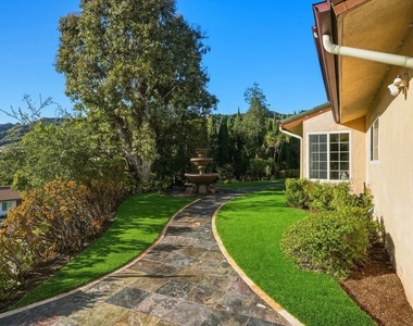 5356 Waldo Place - Photo Thumbnail 2