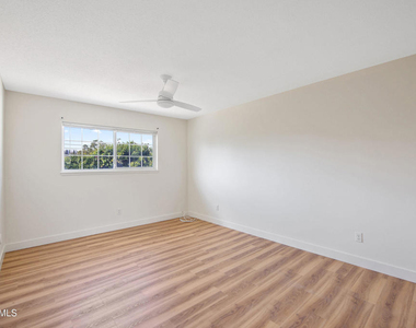 2087 Rhoda Street - Photo Thumbnail 16