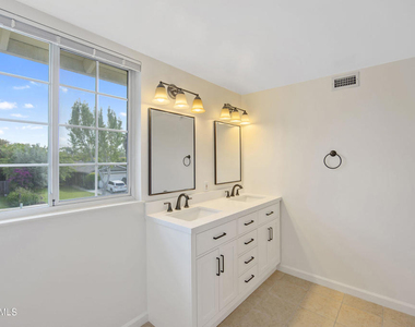 2087 Rhoda Street - Photo Thumbnail 14