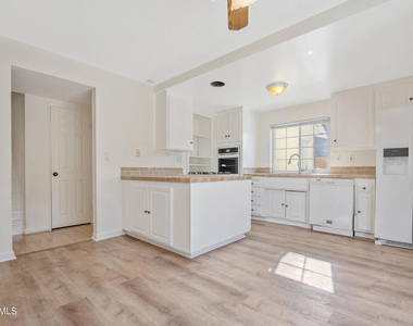 2087 Rhoda Street - Photo Thumbnail 5