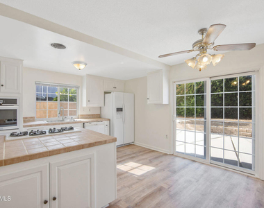 2087 Rhoda Street - Photo Thumbnail 6