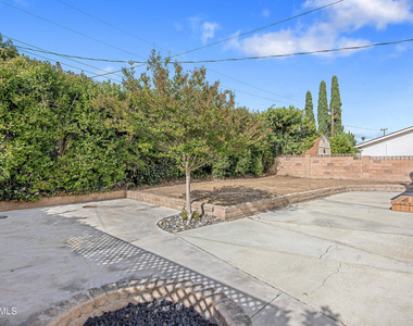 2087 Rhoda Street - Photo Thumbnail 9