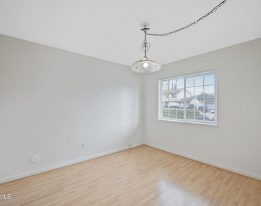 2087 Rhoda Street - Photo Thumbnail 12