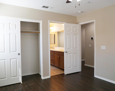 510 Calle Vibrante - Photo Thumbnail 24