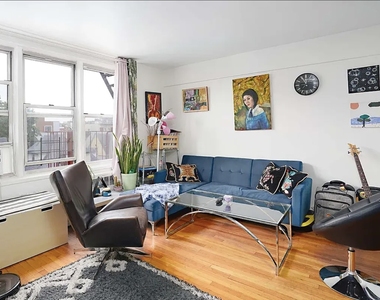150 Hawthorne Street - Photo Thumbnail 2
