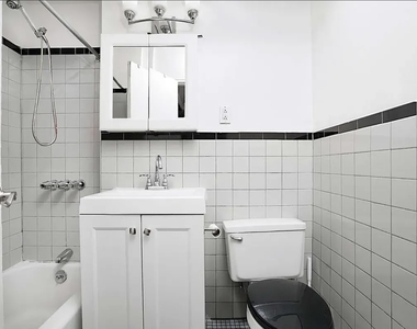 150 Hawthorne Street - Photo Thumbnail 7