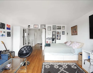 150 Hawthorne Street - Photo Thumbnail 4