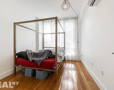 East 32nd Street - Photo Thumbnail 7