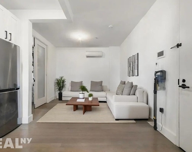 East 32nd Street - Photo Thumbnail 1