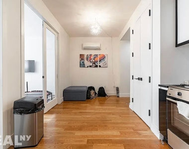 East 32nd Street - Photo Thumbnail 3