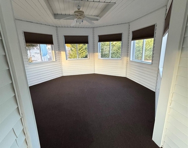 445 North Country Road - Photo Thumbnail 12