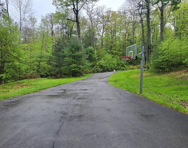 45 Laurel Hollow Estate - Photo Thumbnail 21