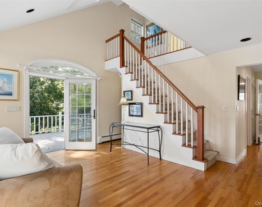 425 Briarwood Lane - Photo Thumbnail 18