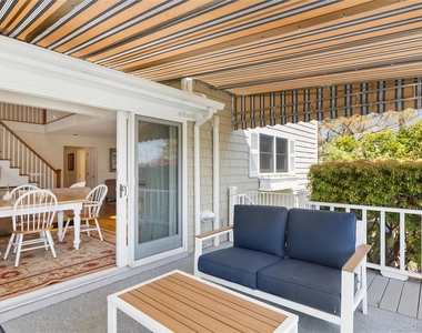 425 Briarwood Lane - Photo Thumbnail 17
