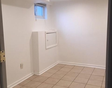 218 Newman Street - Photo Thumbnail 6