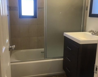 218 Newman Street - Photo Thumbnail 2