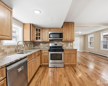 164 S Ridgewood Drive - Photo Thumbnail 5